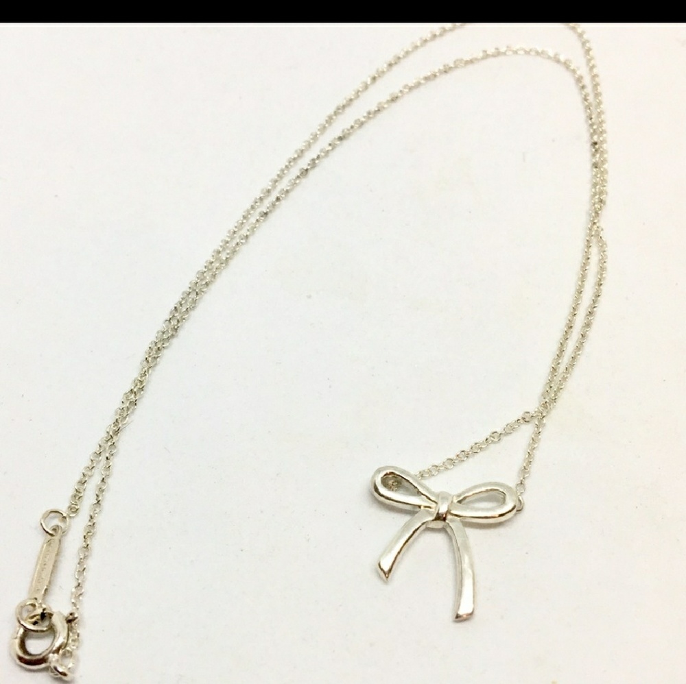 Original Tiffany and Company Bow pendant necklace